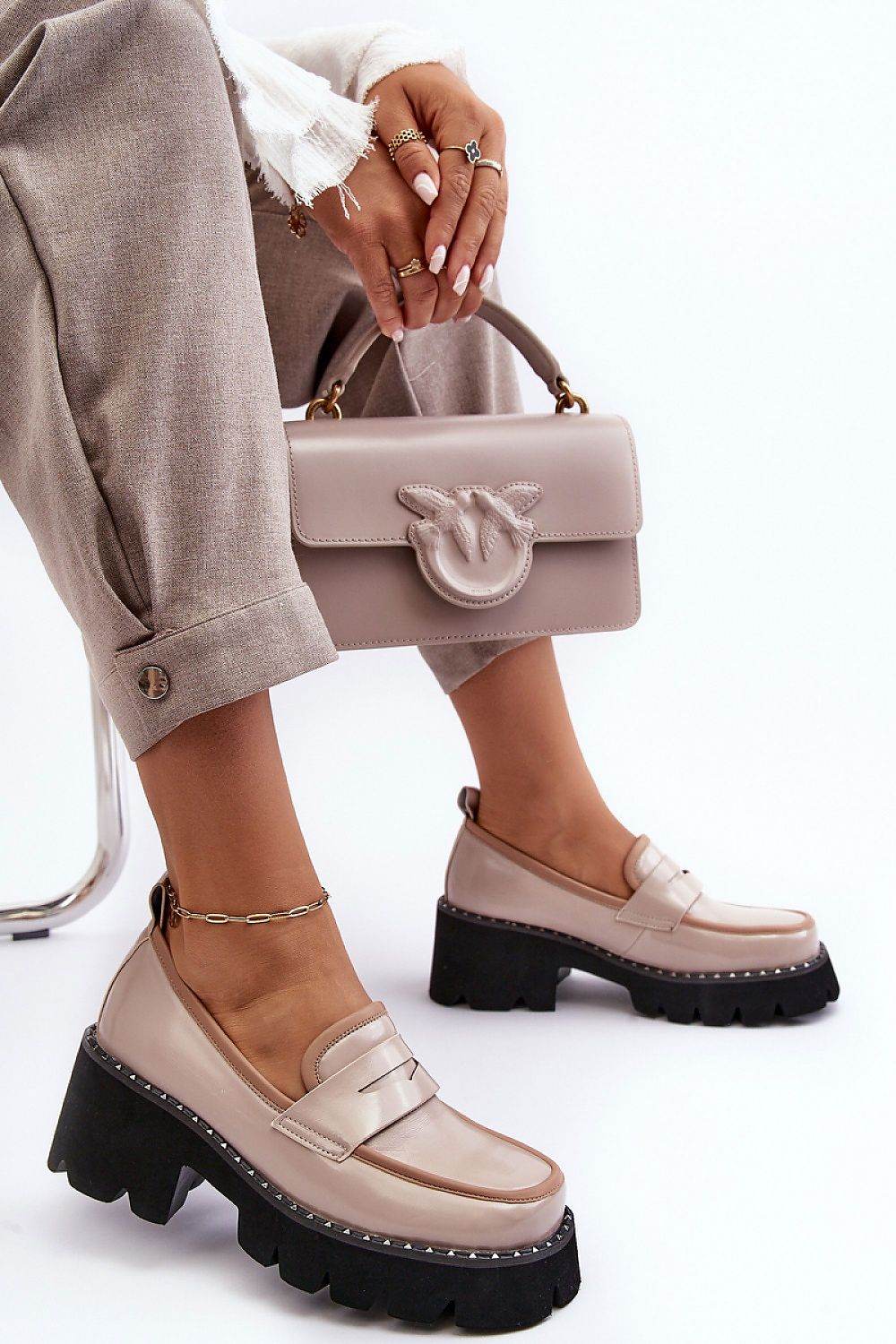 Moccasins Step in style - Ostensia