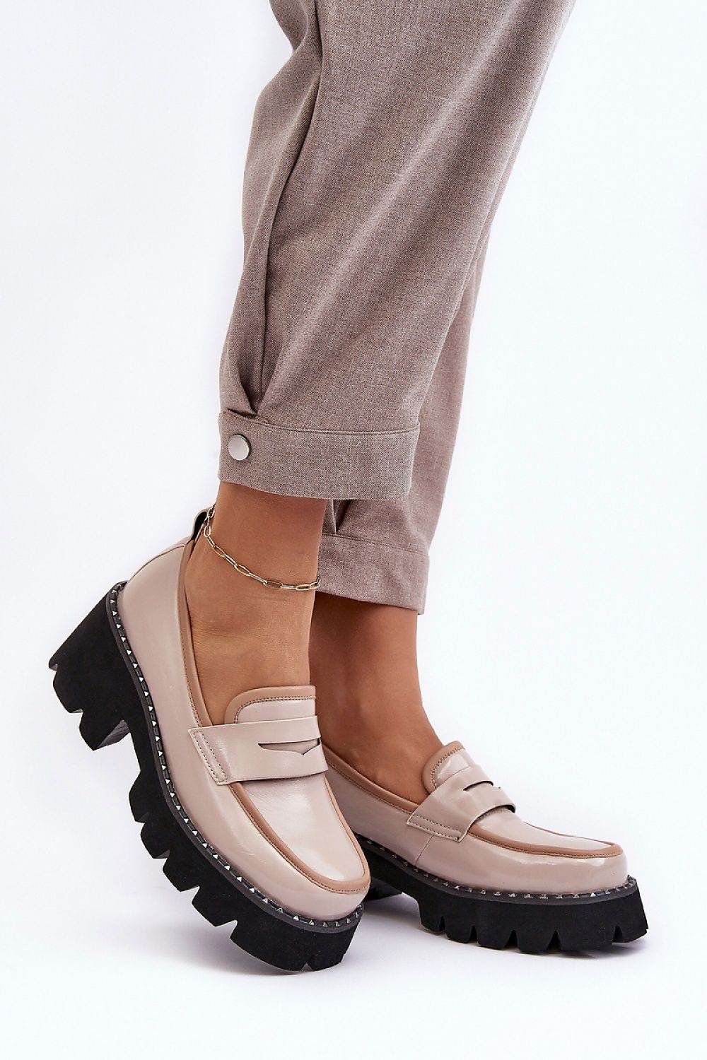 Moccasins Step in style - Ostensia