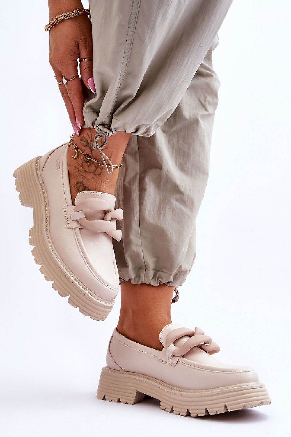Moccasins Step in style - Ostensia