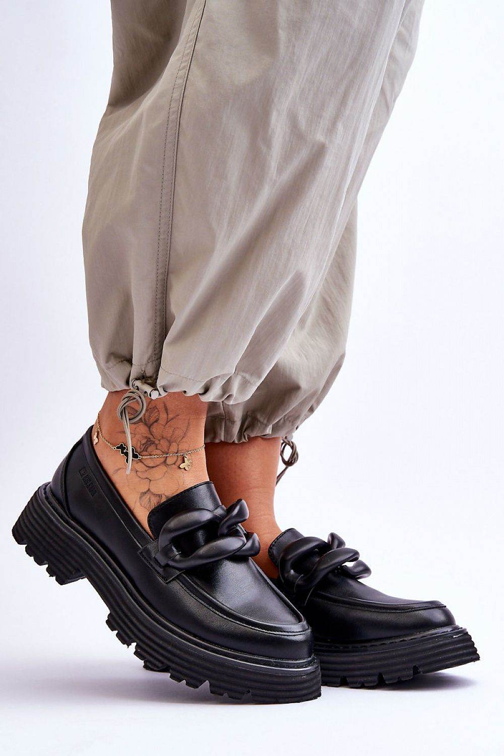 Moccasins Step in style - Ostensia