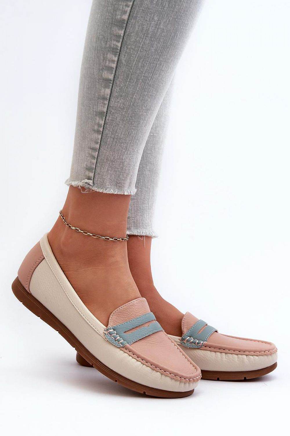 Moccasins Step in style - Ostensia