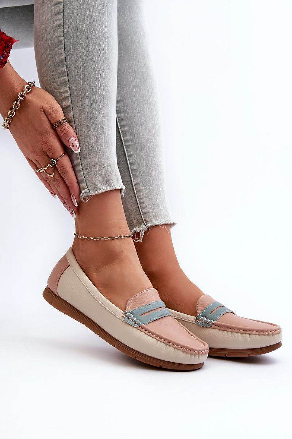 Moccasins Step in style - Ostensia
