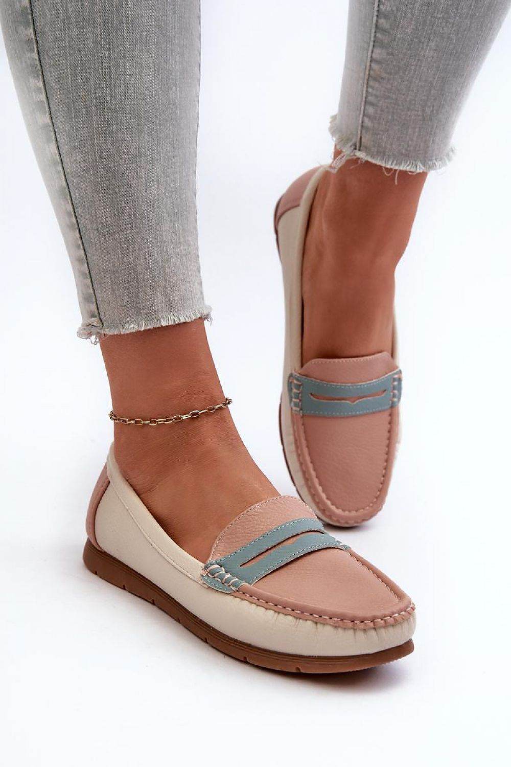 Moccasins Step in style - Ostensia