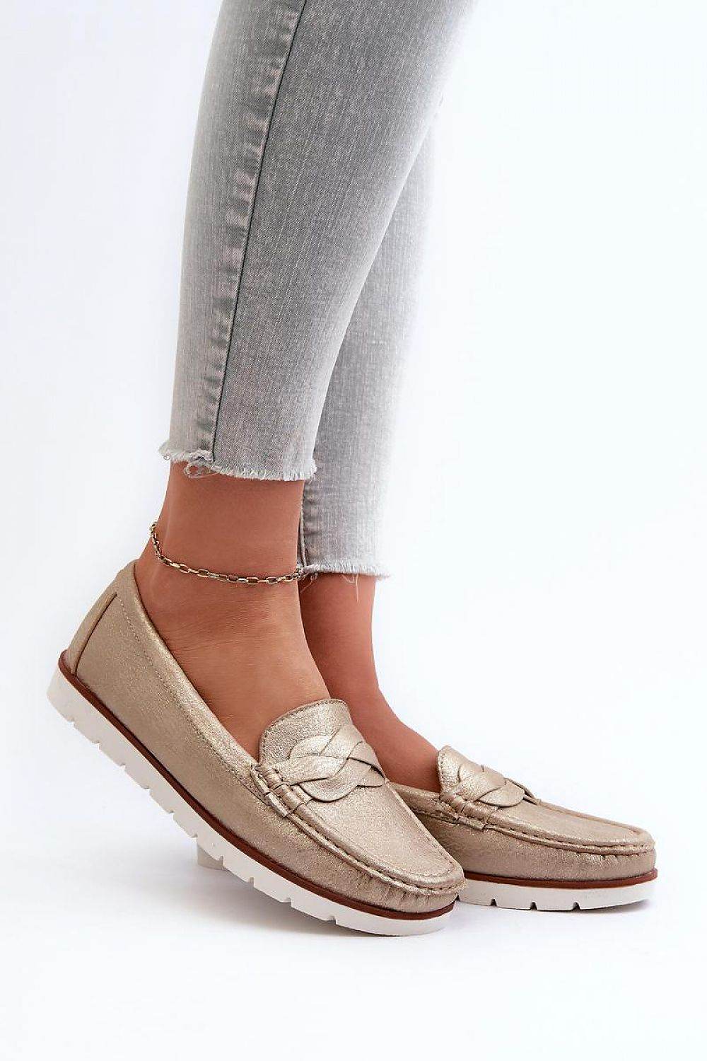 Moccasins Step in style - Ostensia