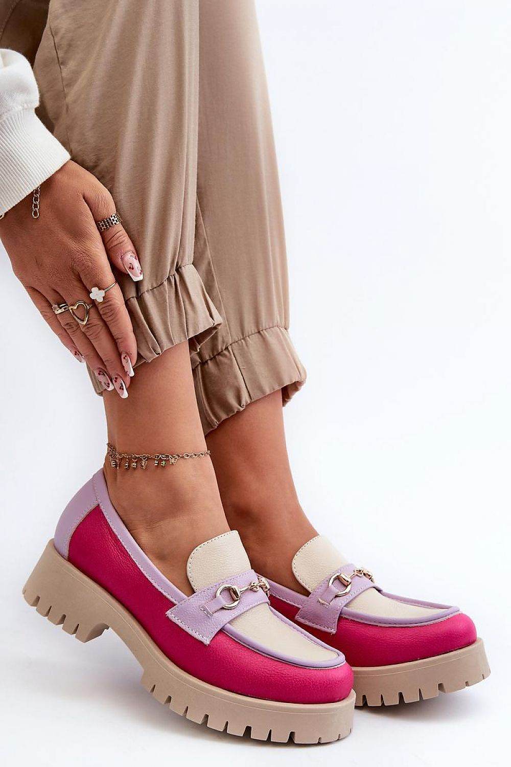Moccasins Step in style - Ostensia