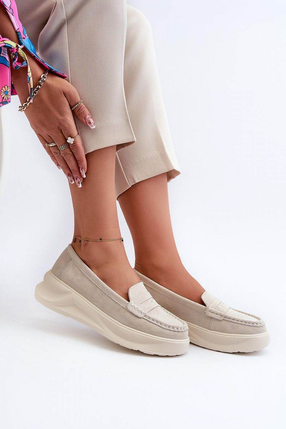 Moccasins Step in style - Ostensia