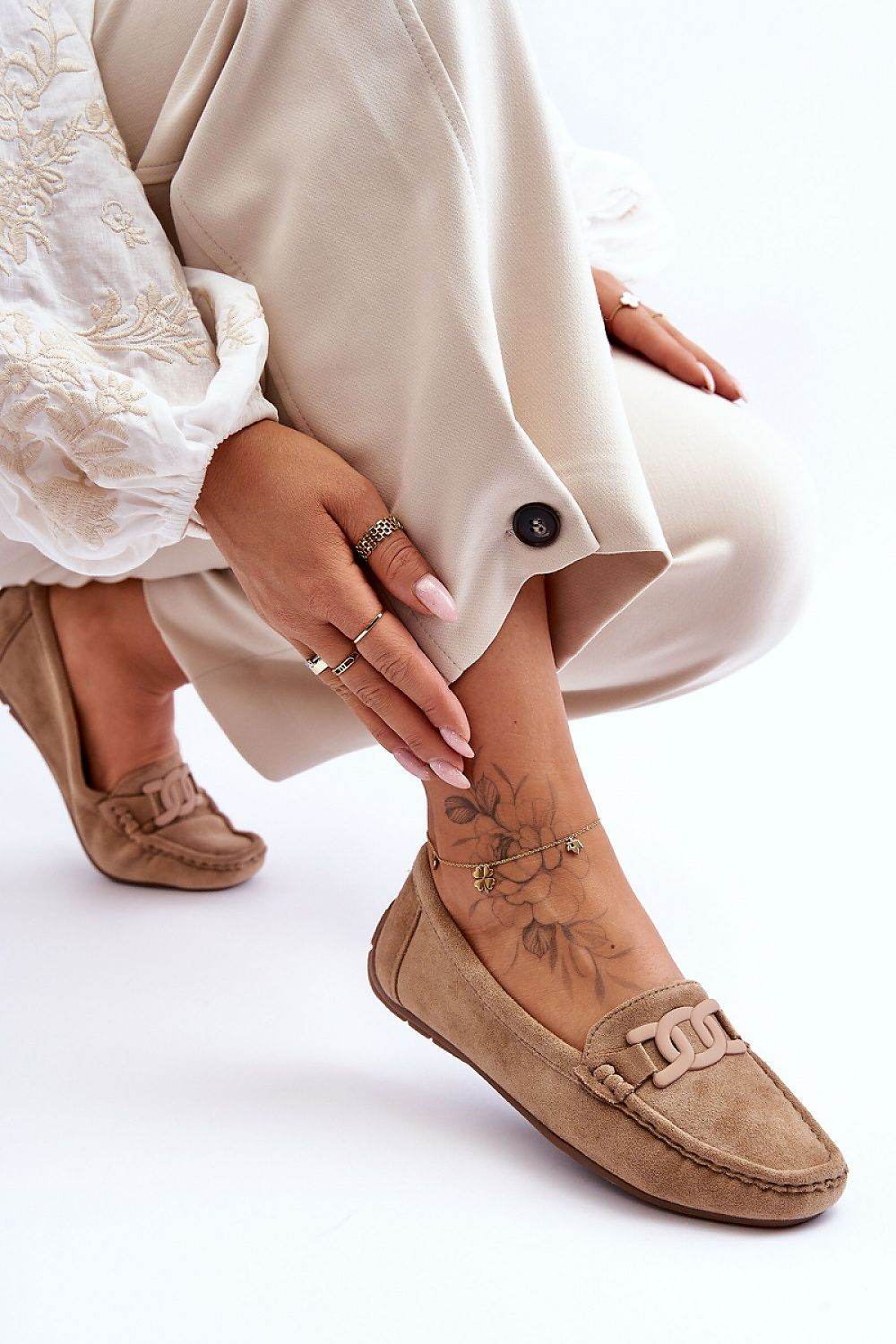 Moccasins Step in style - Ostensia