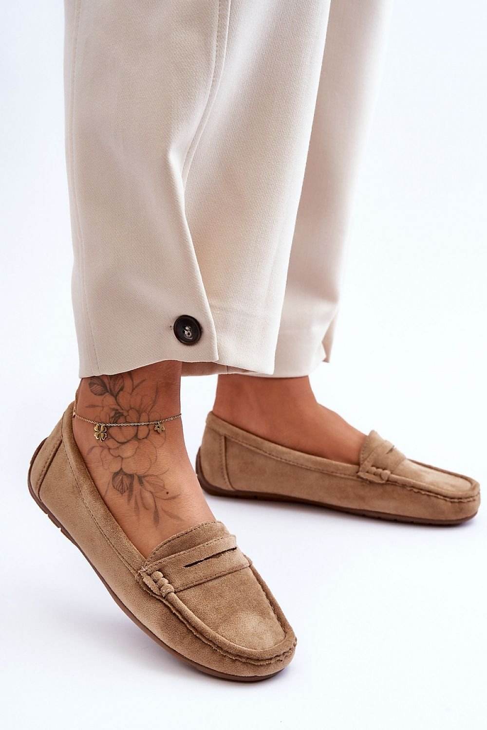 Moccasins Step in style - Ostensia